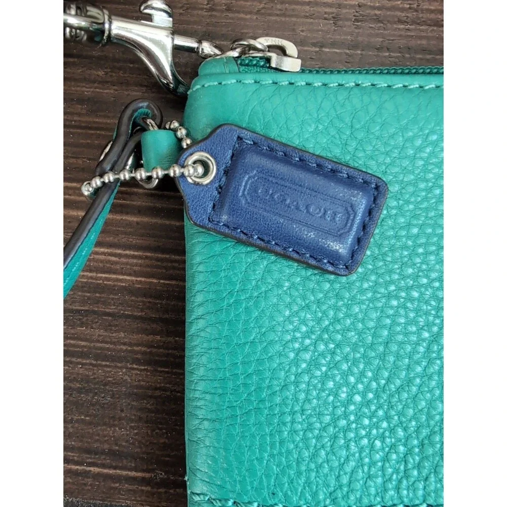 Coach‎ Leather Turquoise Wristlet 6